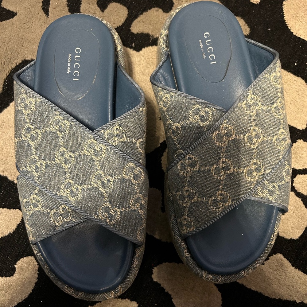 Platform Gucci slides